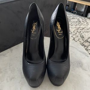 YSL Size 39 Black Crocodile Leather Platform Pumps
